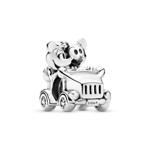 Charm Mickey y Minnie en Auto Clásico