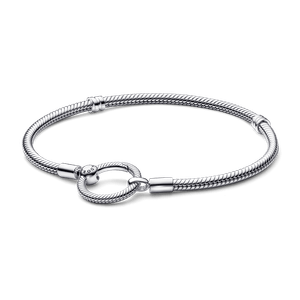 Brazalete Cadena de Serpiente con Broche en Forma de O Pandora Moments Pandora Plata Esterlina