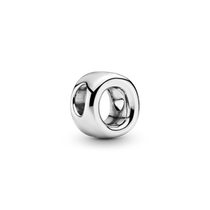 Charm en plata de ley Letra O