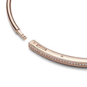 Brazalete Rígido I-D Pandora Signature en Pavé Oro Rosa